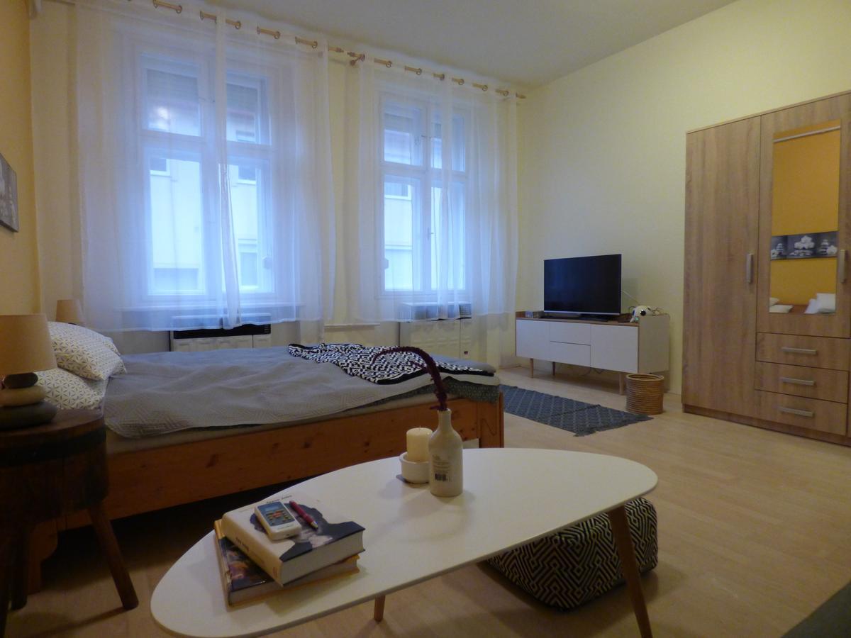 Yellow Apartment ديبريتْسين المظهر الخارجي الصورة