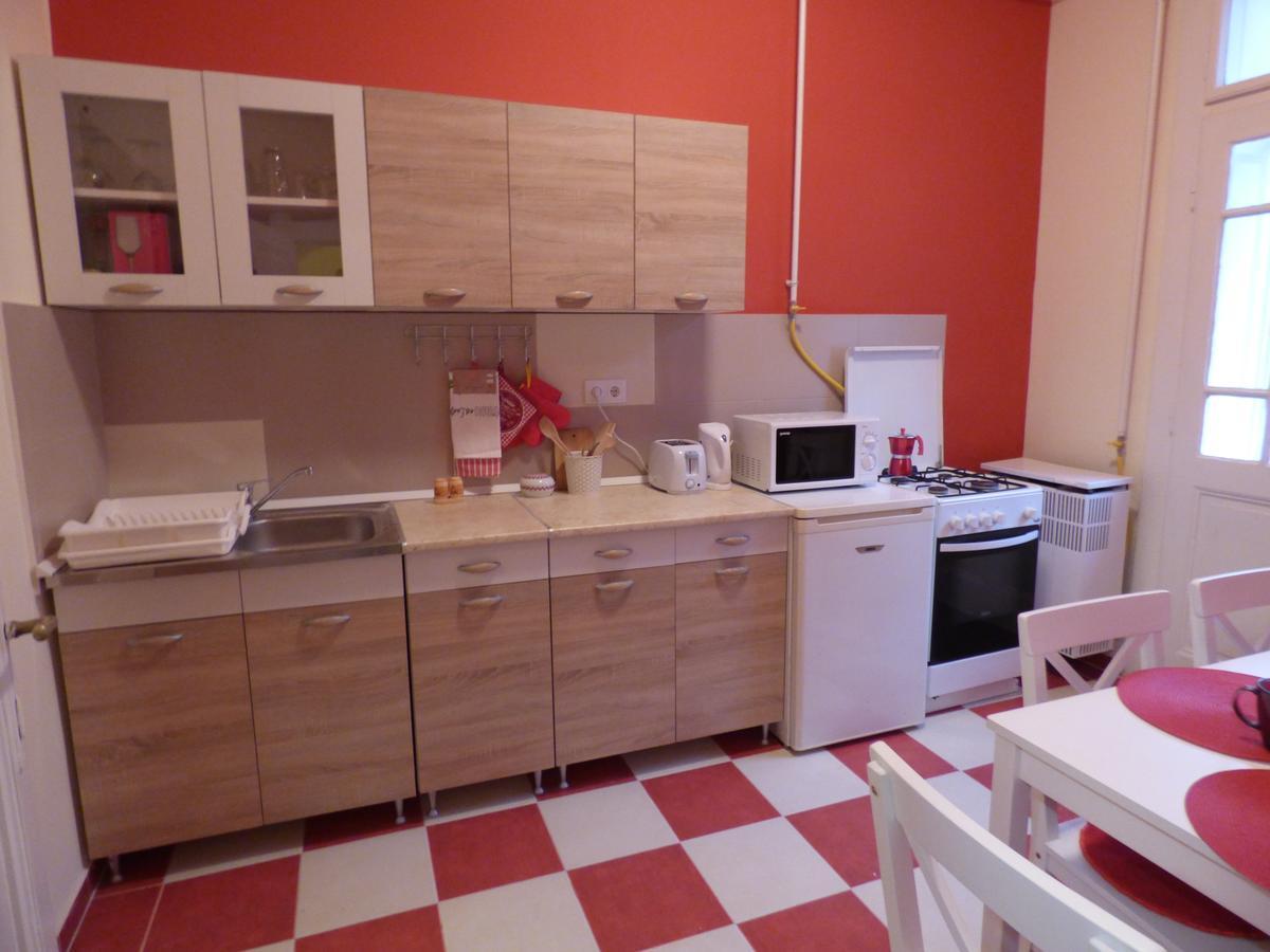 Yellow Apartment ديبريتْسين المظهر الخارجي الصورة